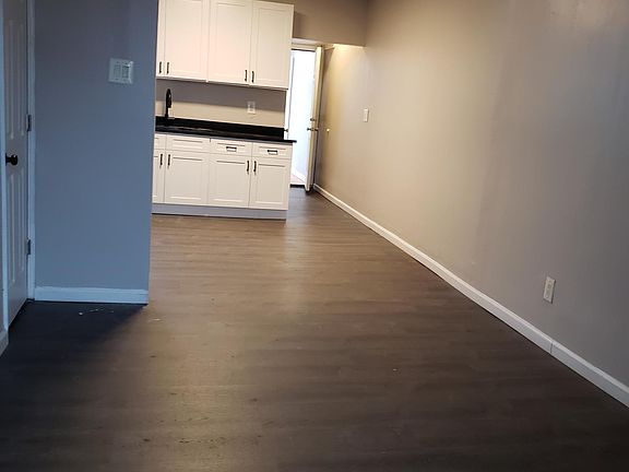 2nd image of 2828 W 19th St APT 2F