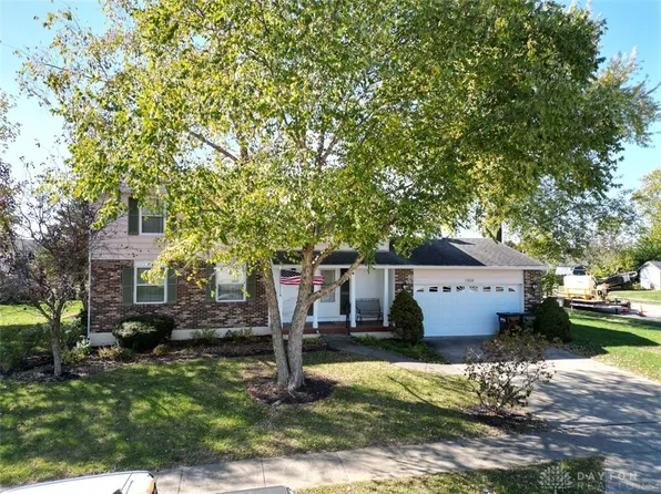 1928 El Camino Dr, Xenia, OH 45385