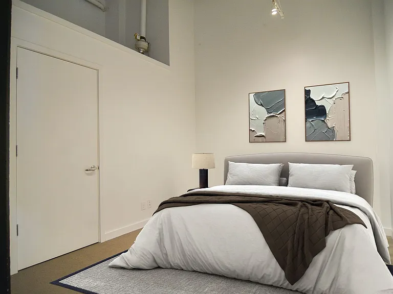 1405 Harney St — Photo 3