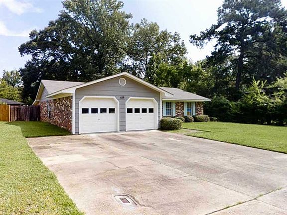 3rd image of 619 Pemberton Dr