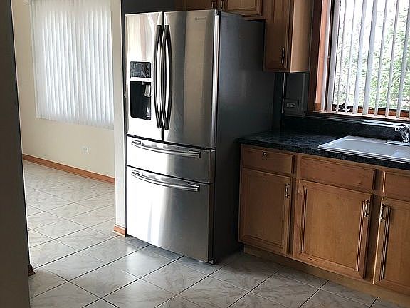 4th image of 4655 N Cumberland Ave APT 320