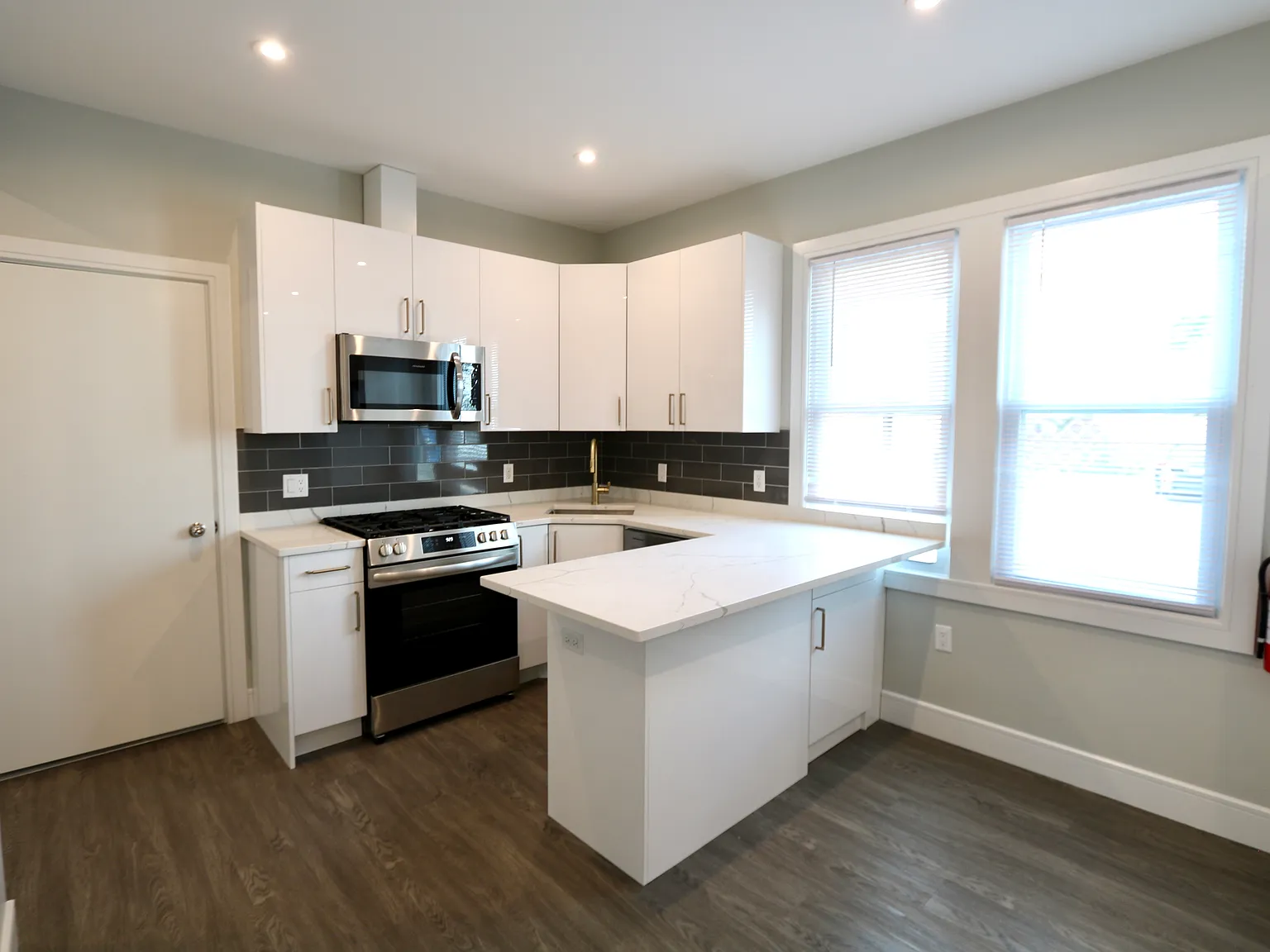 2 bed, $2,300 — Photo 2