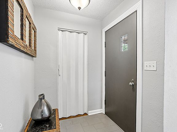 2nd image of 9328 Broadway St
