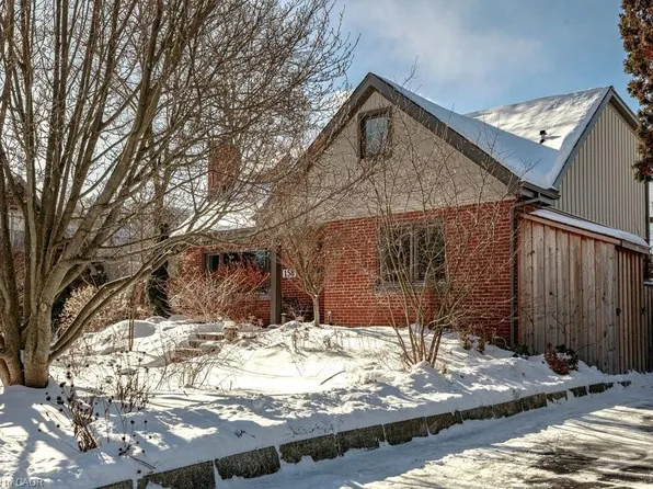 158 Ewen Rd, Hamilton, ON L8S 3C7