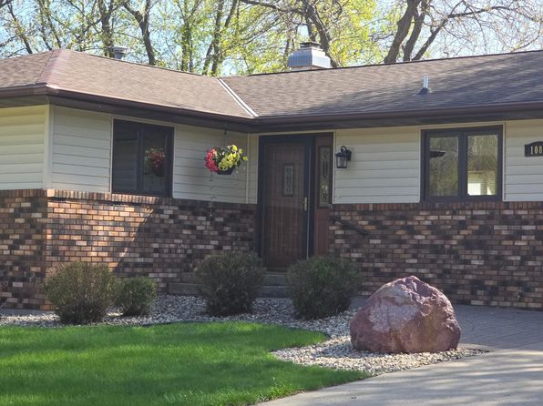 1085 20th St, Windom, MN 56101