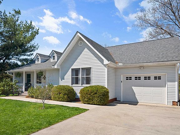 2nd image of 1505 Hardwood Dr
