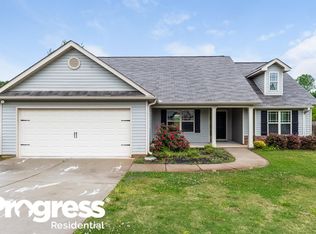 21 Saint Charles Pl, Grantville, GA 30220