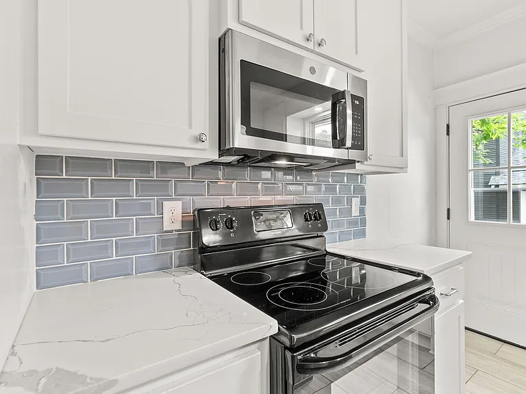 4905 Lee Ave — Photo 15
