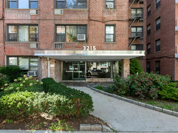3215 Arlington Avenue image 1 of 12