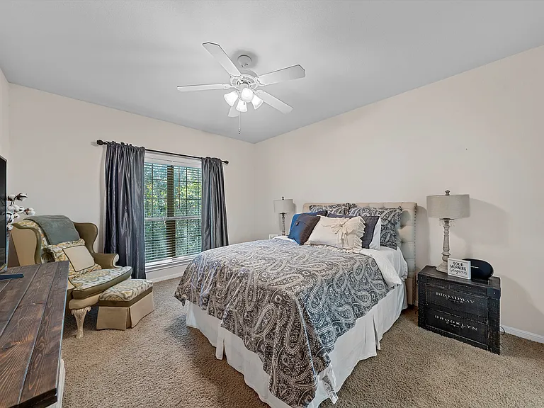 2823 Savannah Ct — Photo 10