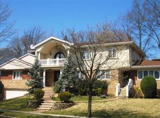 21415 86th Ave, Queens Village, NY 11427