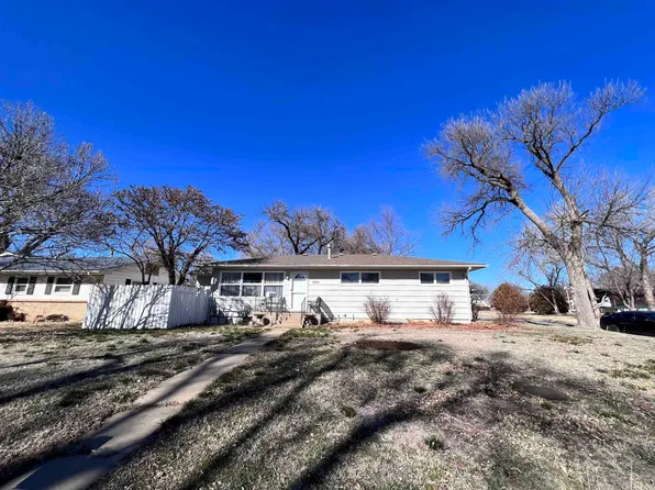 204 W 16th St, Harper, KS 67058