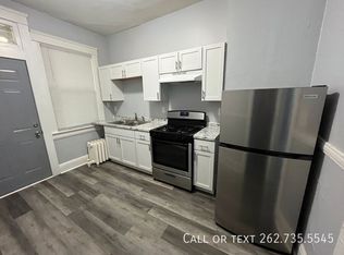 314 10th St #4, Racine, WI 53403