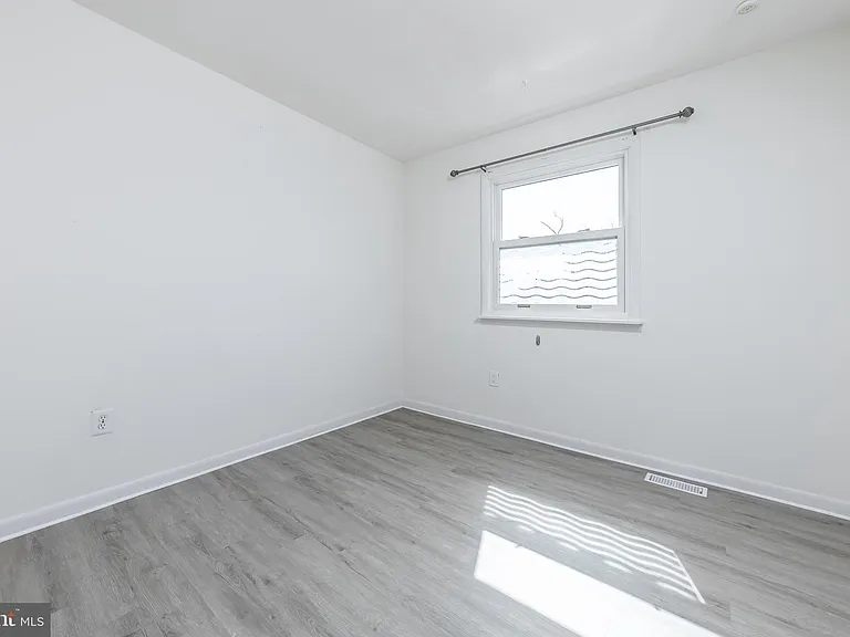1445 Boxwood Dr — Photo 13