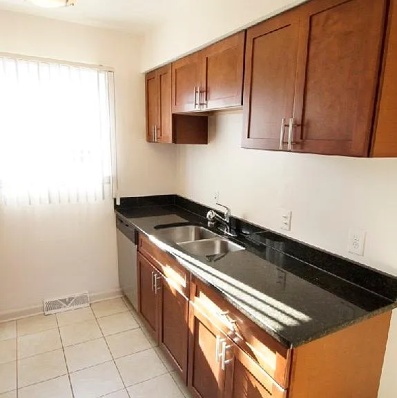 7323 Marlborough Ave #UP — Photo 2