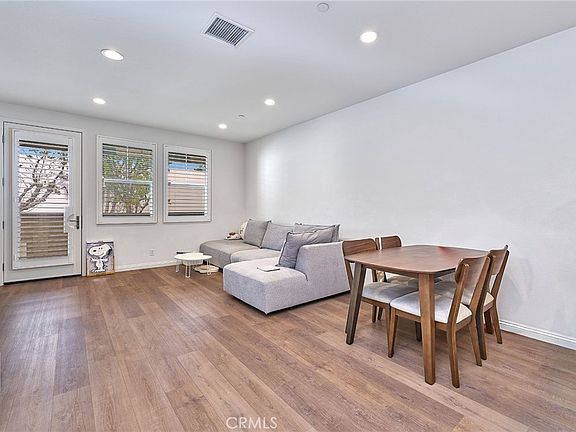 3rd image of 5868 Spring St