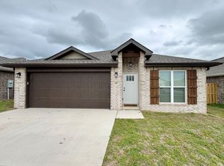 681 Kendra St, Prairie Grove, AR 72753