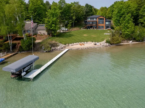 11767 Wild Cherry Ln, Kewadin, MI 49648