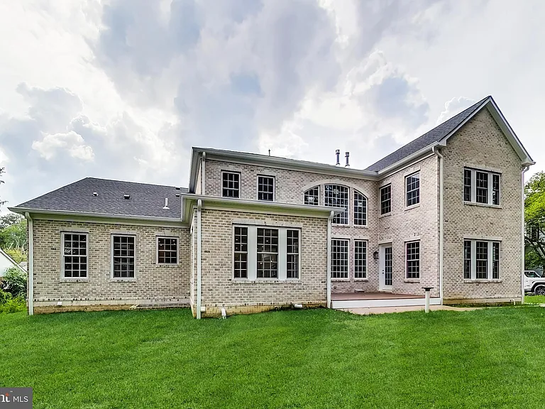3104 Sleepy Hollow Rd — Photo 87