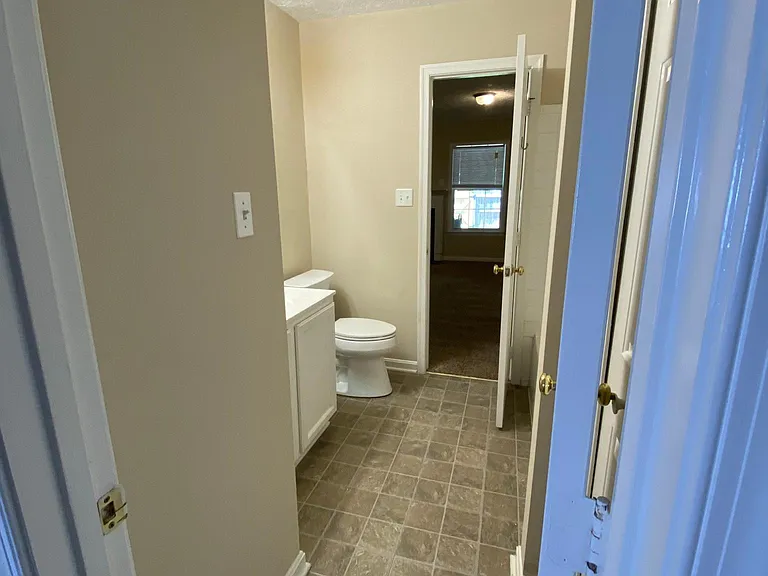 402 Dundee Pl — Photo 28