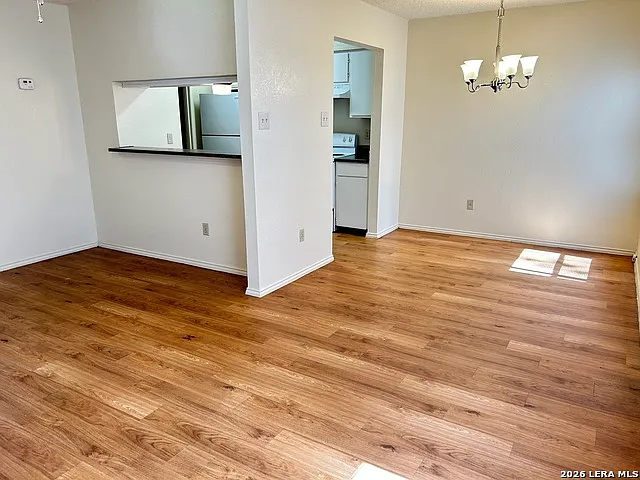 2 bed, 1.5 bath, 903 sqft, $1,175 — Photo 3