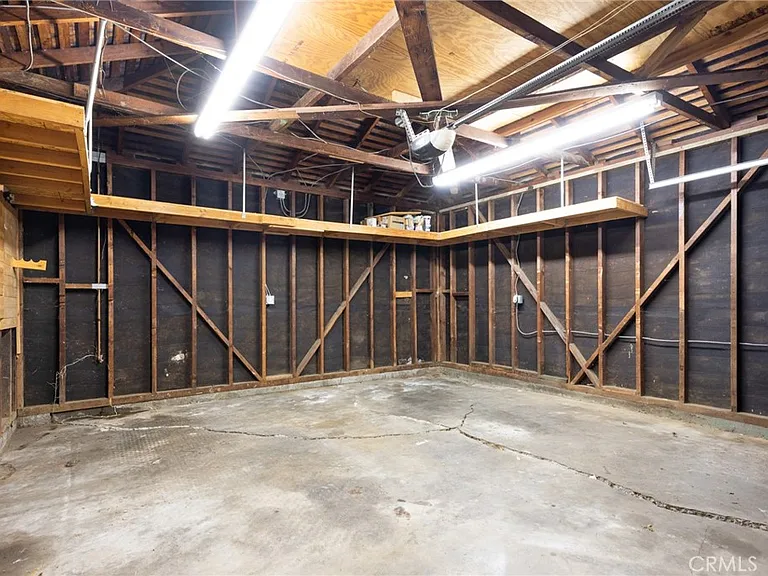 2526 Purdue Ave — Photo 30