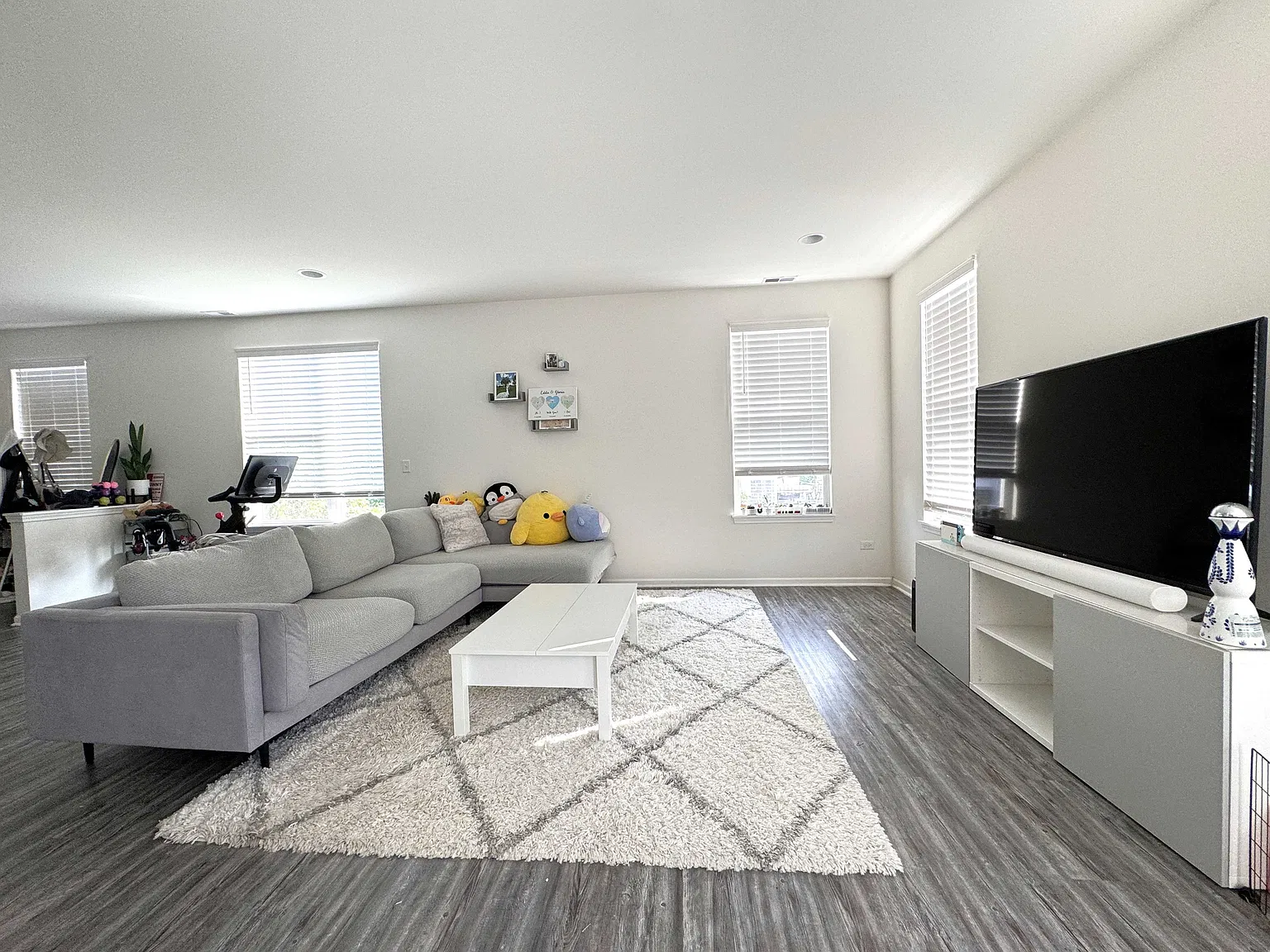 3 bed, 2.5 bath, 2064 sqft, $2,900 — Photo 4