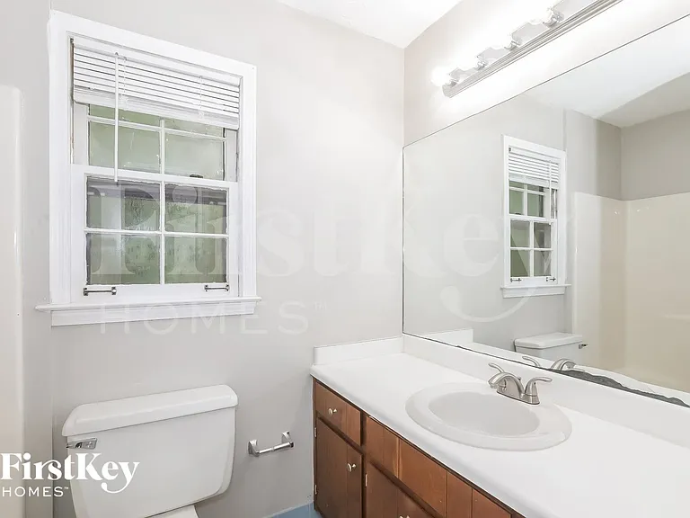 1726 Knight Cir — Photo 13