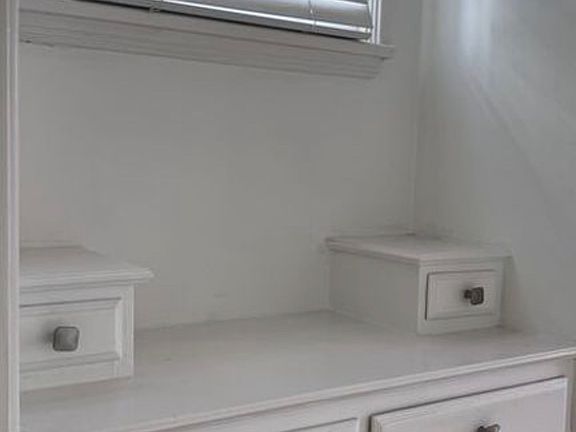 5th image of 6239 W 6th St