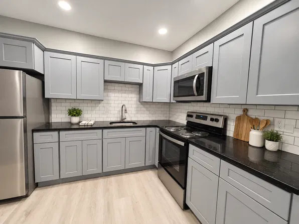 1597 Park St #2B, Hartford, CT 06106