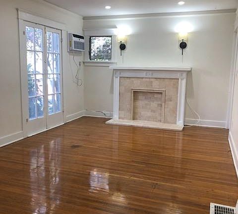 2nd image of 1237 Havenhurst Dr
