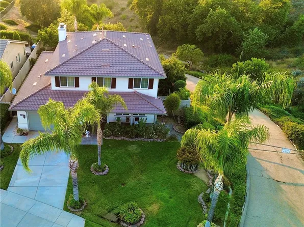 6858 Bacon Ln, Highland, CA 92346