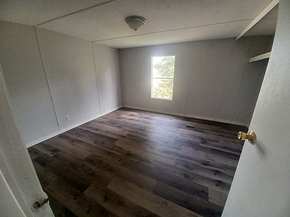 3rd image of 19 Rugosa Ln