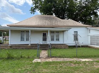 312 N 4th St, Porum, OK 74455