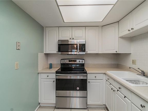 3rd image of 8101 11th St N APT 323