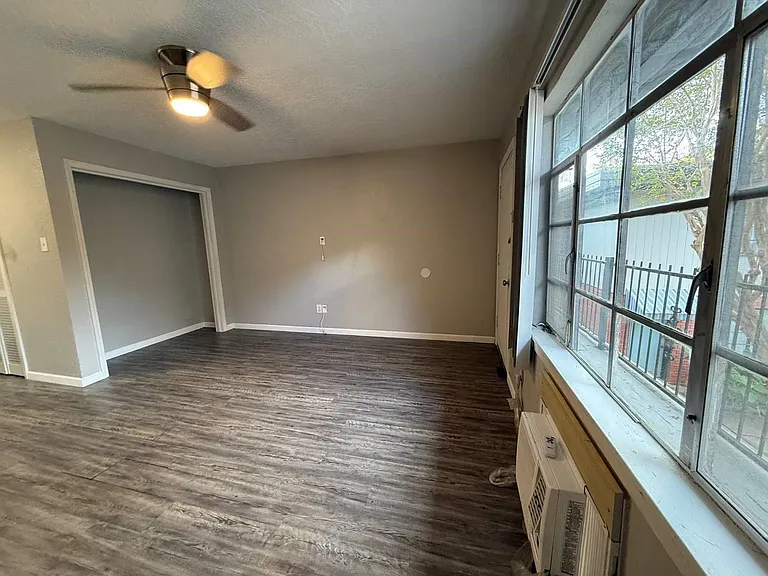 2501 Yoakum Blvd #12 — Photo 23