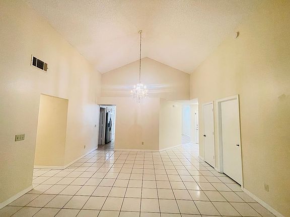 4th image of 838 Honolulu Woods Ln