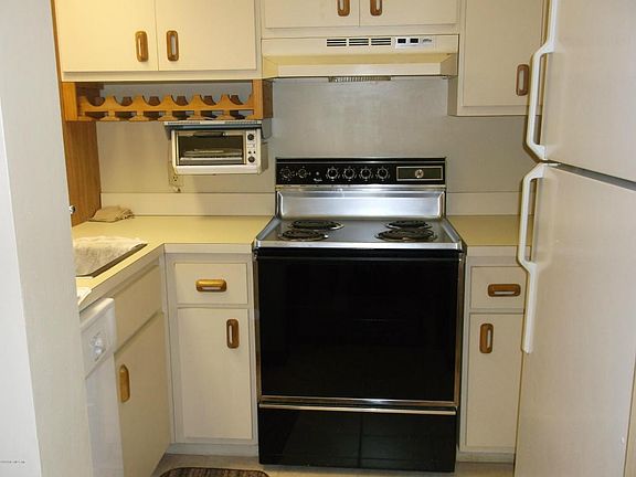 Kitchen with Appliances