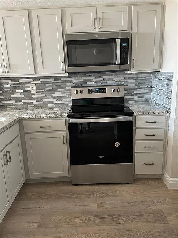 1 bed, 1.5 bath, 790 sqft, $2,199 — Photo 3