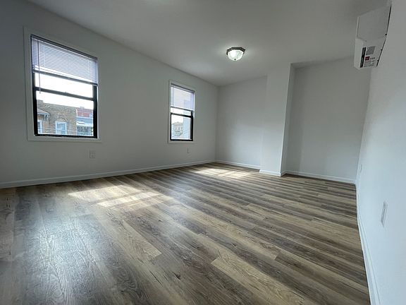 5th image of 416 10th St Floor 2