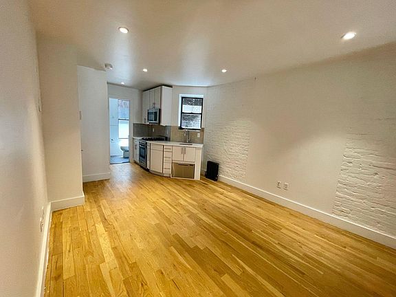 4th image of 211 Madison St APT 10