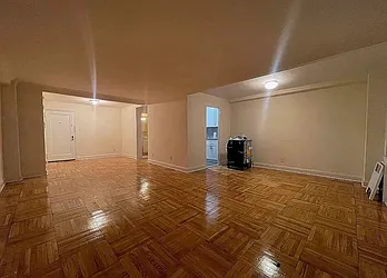 637 Washington Avenue, #3