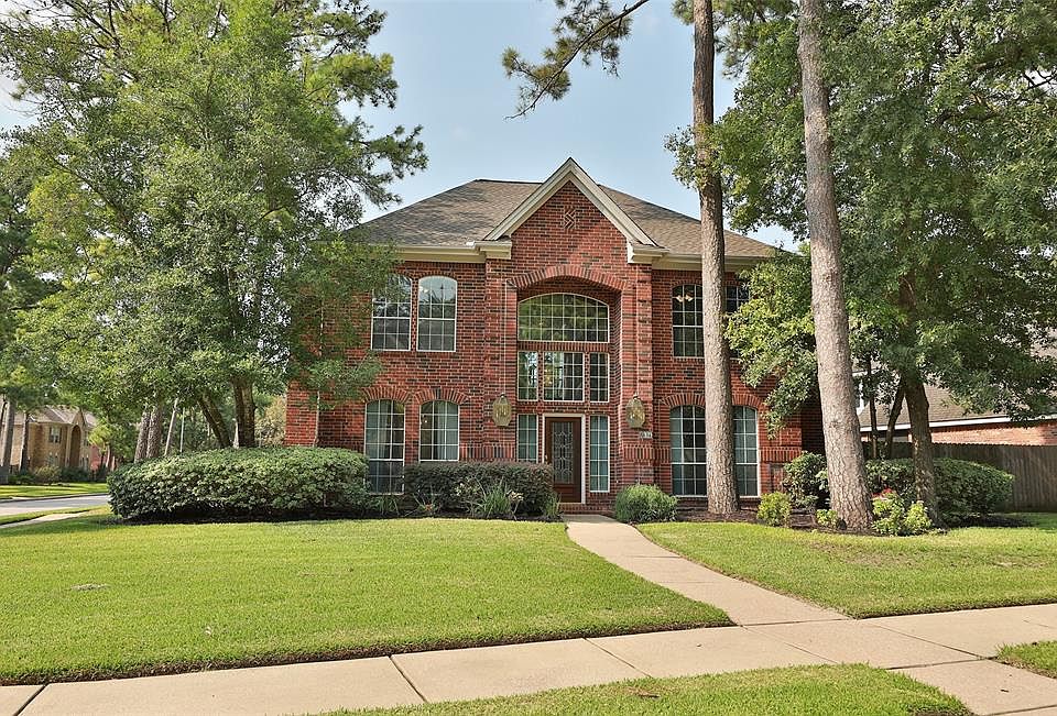 Stunning 2-Story Trendmaker Home on Lake 1 in Upscale Community of Woodwind Lakes! NEVER FLOODED!!!