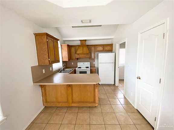 5th image of 808 N Cross Ln APT 3