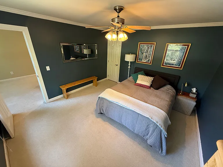 Guest bedroom