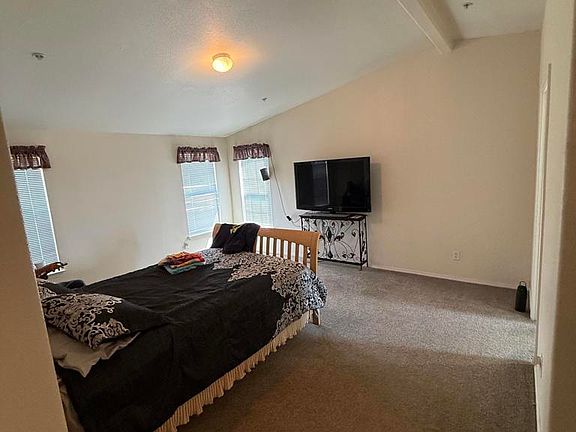 4th image of 1085 Harris Ranch Rd