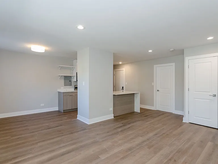 1533 N Wieland St — Photo 36