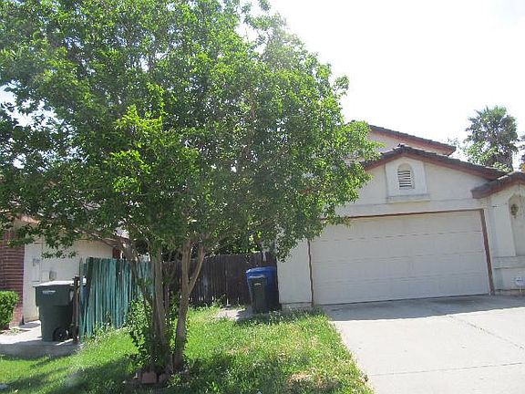 5th image of 8121 Port Royale Way