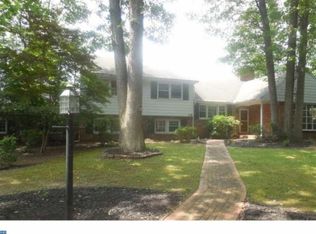 14 Laurel Hill Dr, Cherry Hill, NJ 08003