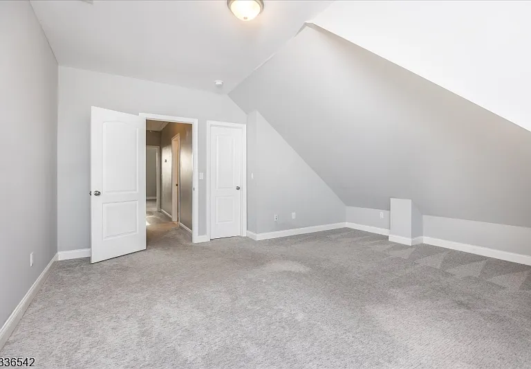 132 N Fullerton Ave — Photo 21